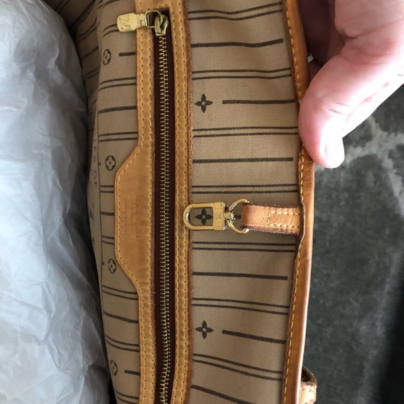 Authentic Louis Vuitton Neverfull MM Monogram Bag - Picture 7 of 16